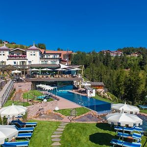 Hotel Albion Mountain Spa Resort Dolomites